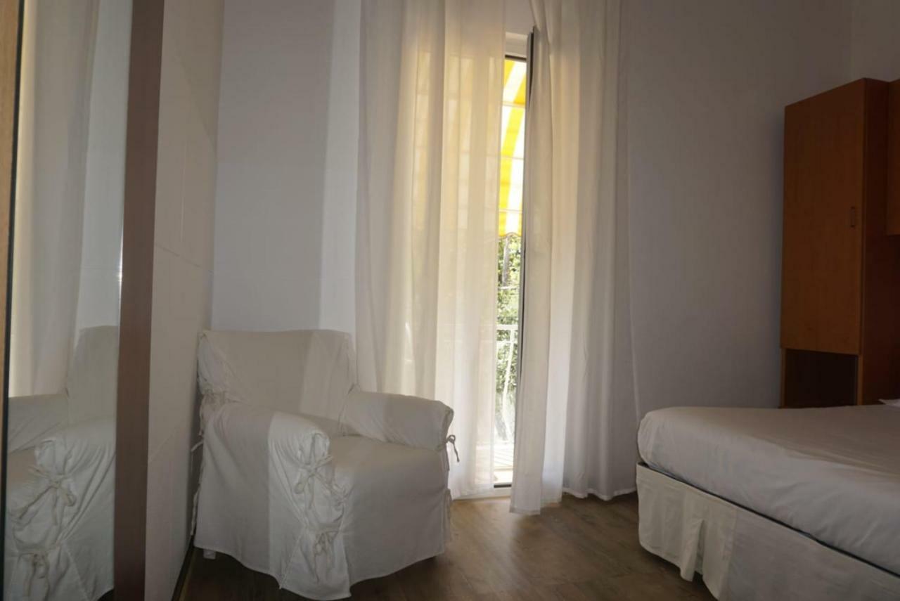 Hotel Arcobaleno Celle Ligure Exterior foto